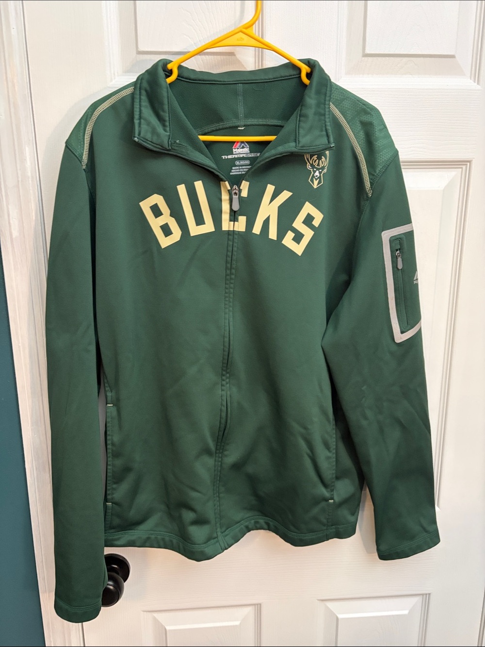 Majestic Green Milwaukee Bucks Full-Zip Jacket with Cream Lettering